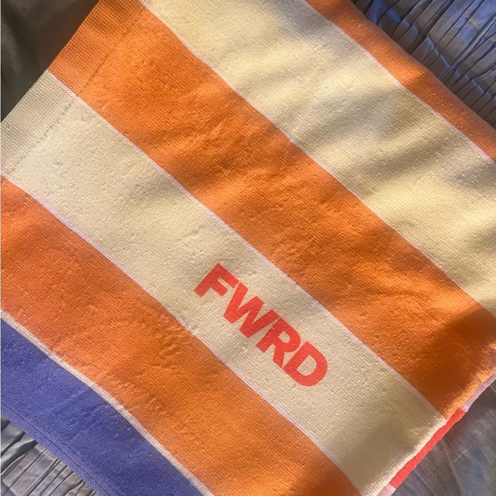 Fwrd bright towel